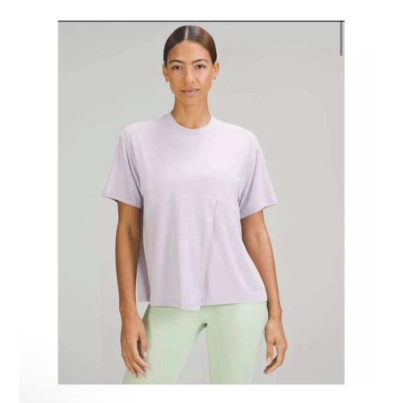 Lululemon Modal-Silk Blend Tie-Front Yoga T-Shirt Size 6‎ Faint Lavender - Picture 1 of 6